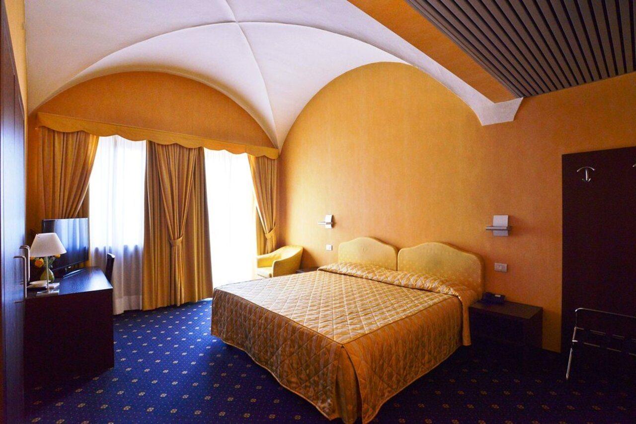 Albergo Della Torre Dal 1891 Trescore Balneario Eksteriør billede